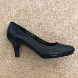 Clarks Black Leather Pumps Heels